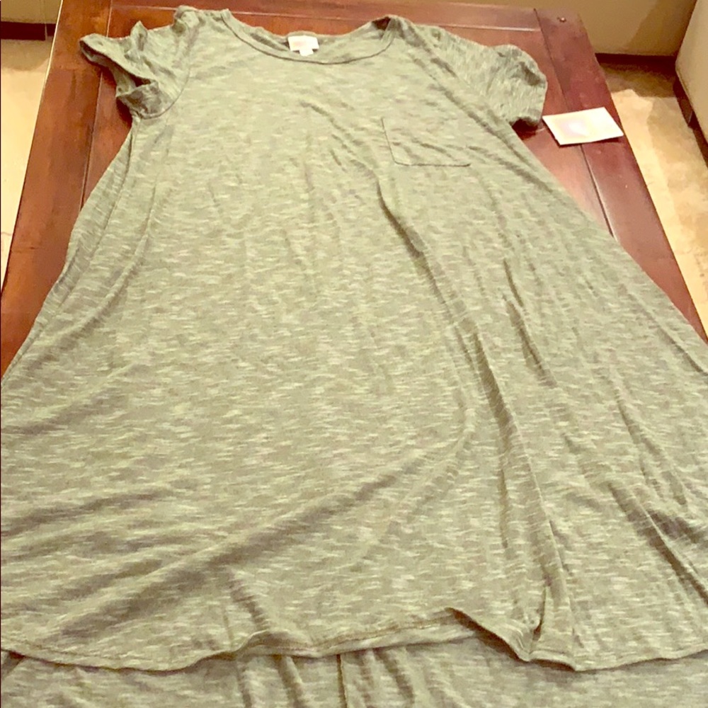 New with tags lularoe grey carly